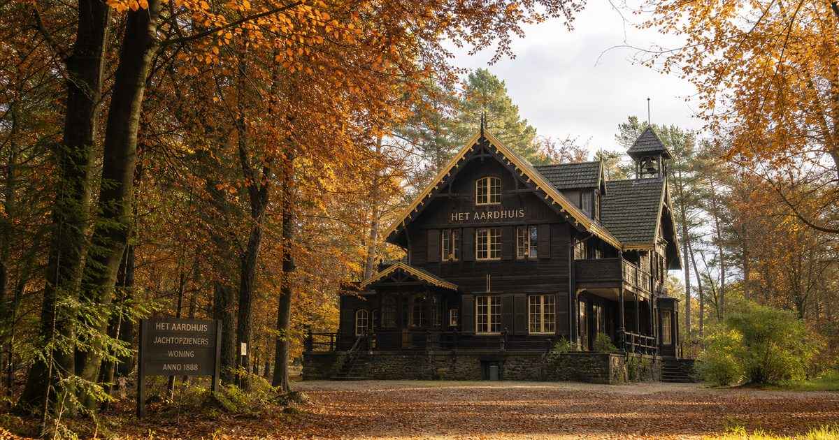 Het Aardhuis bij Apeldoorn: waarom werd dit gebouw midden in het bos neergezet?